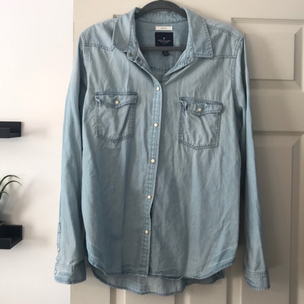 American Eagle Favorite Fit Denim Shirt